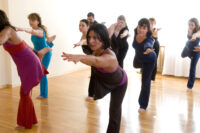 Tanz Yoga Gruppe im Yogataenzer